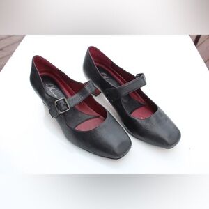 Oh! Healthy heels Mary Jane pumps